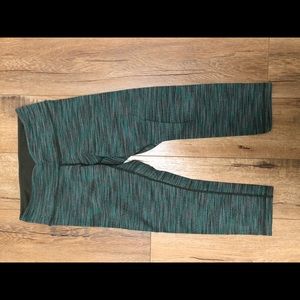 lululemon athletica Pants - Lululemon wonder under crop 6, green lululemon athletica Pants - Lululemon wonder under crop 6, green